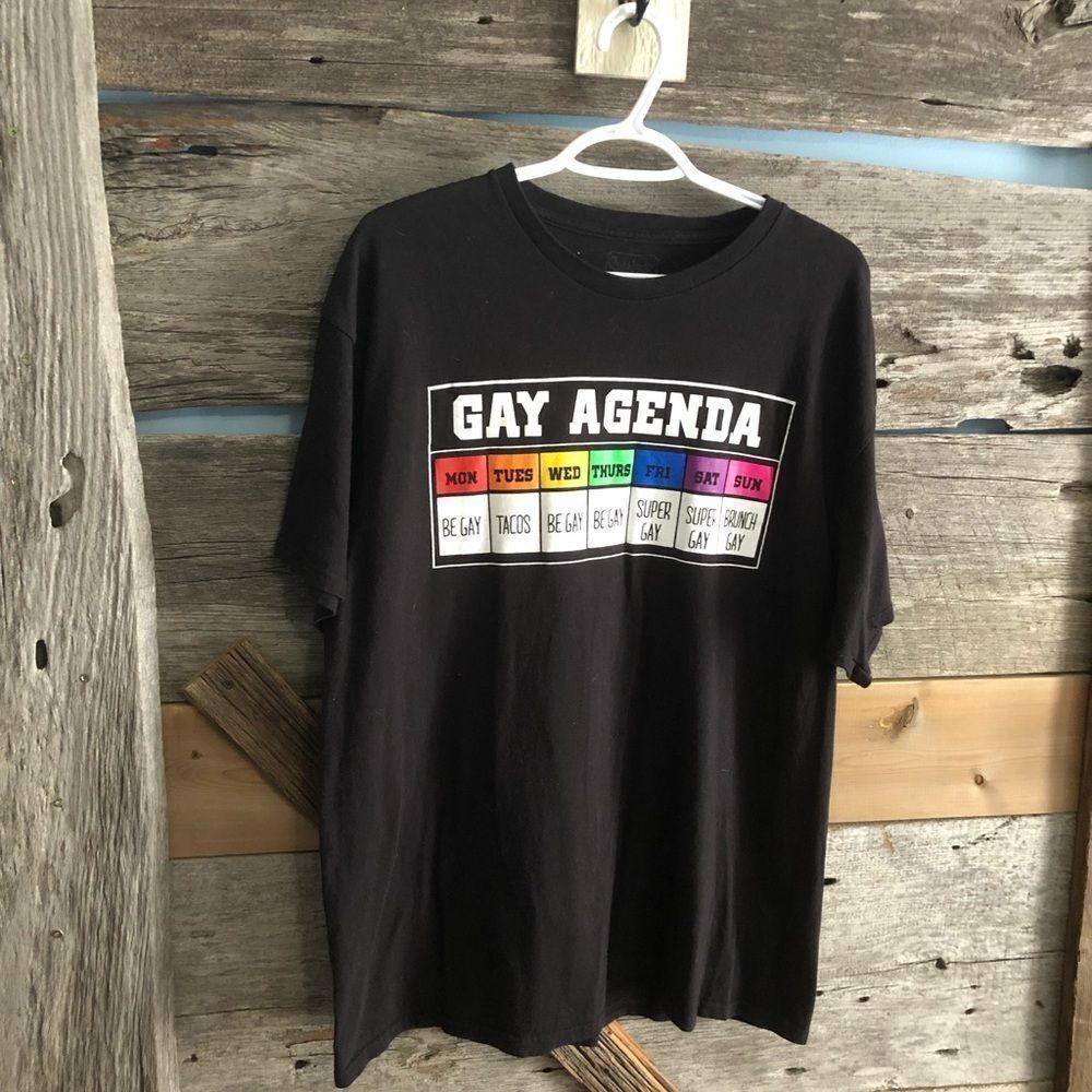 𝅺spencer's Gifts Size XL Black 'Gay Agenda' graphic t-shirt